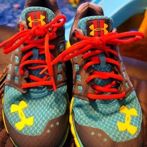 🚫🚫SOLD🚫🚫Under Armour shoes